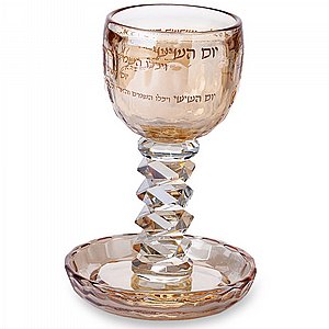 גביע קריסטל מהודר 16 ס"מ תכולה 100 מ"ל גביע קריסטל מהודר 16 ס"מ תכולה 100 מ"ל